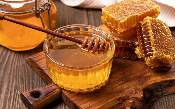 مشخصات عسل طبیعی با موم